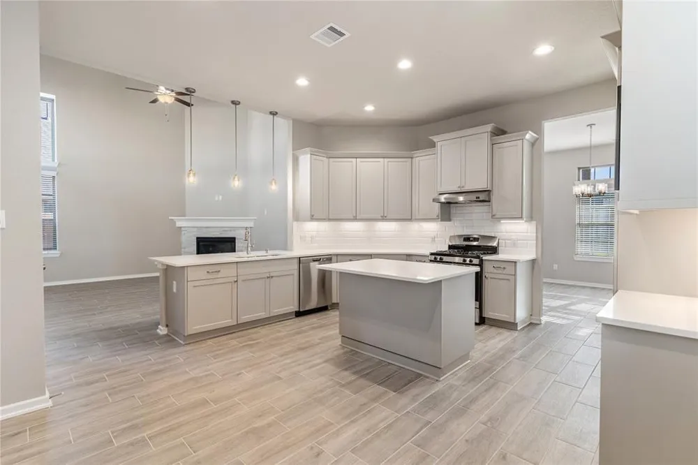 4207 Maple Glen Drive Fulshear, TX 77441
