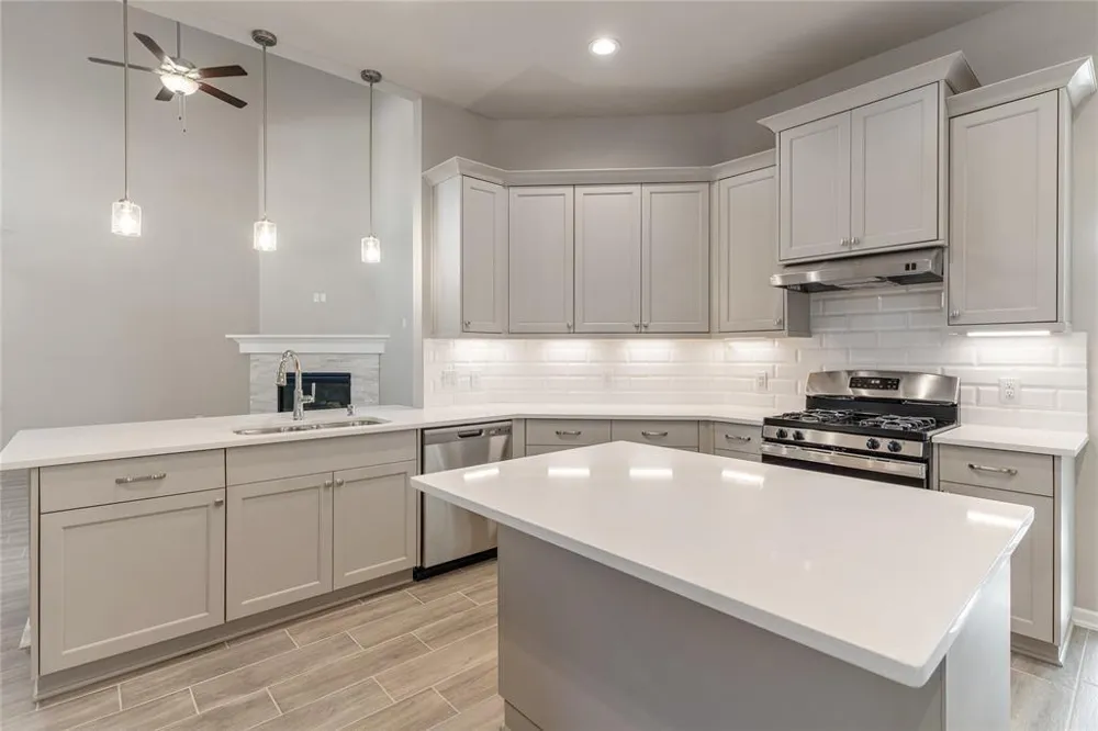 4207 Maple Glen Drive Fulshear, TX 77441