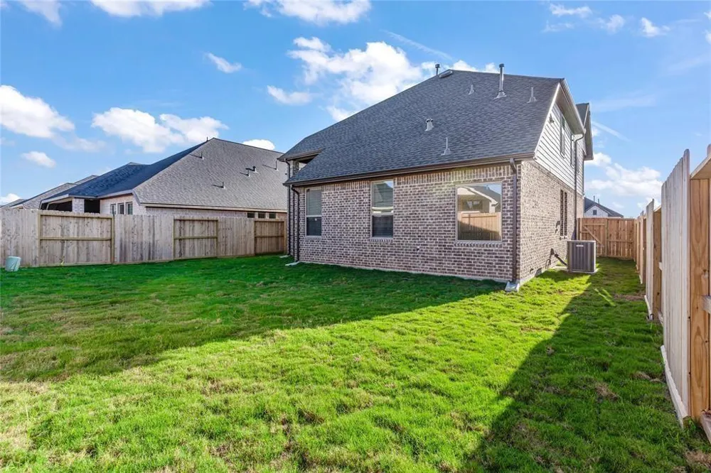 4207 Maple Glen Drive Fulshear, TX 77441
