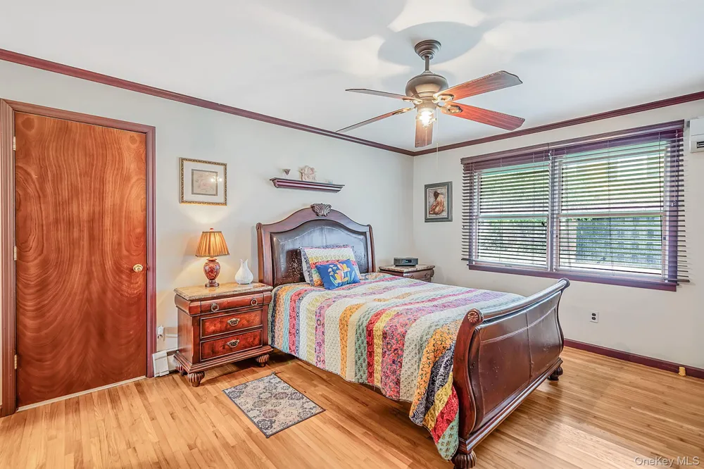 35 Fleets Point Drive West Babylon, NY 11704