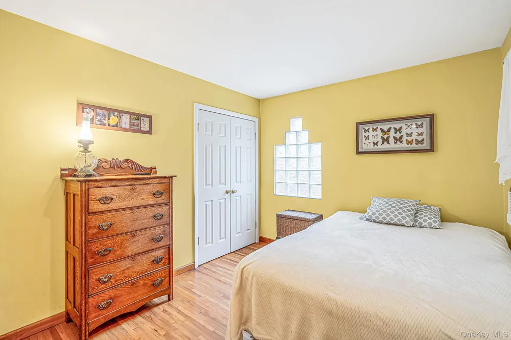 35 Fleets Point Drive West Babylon, NY 11704
