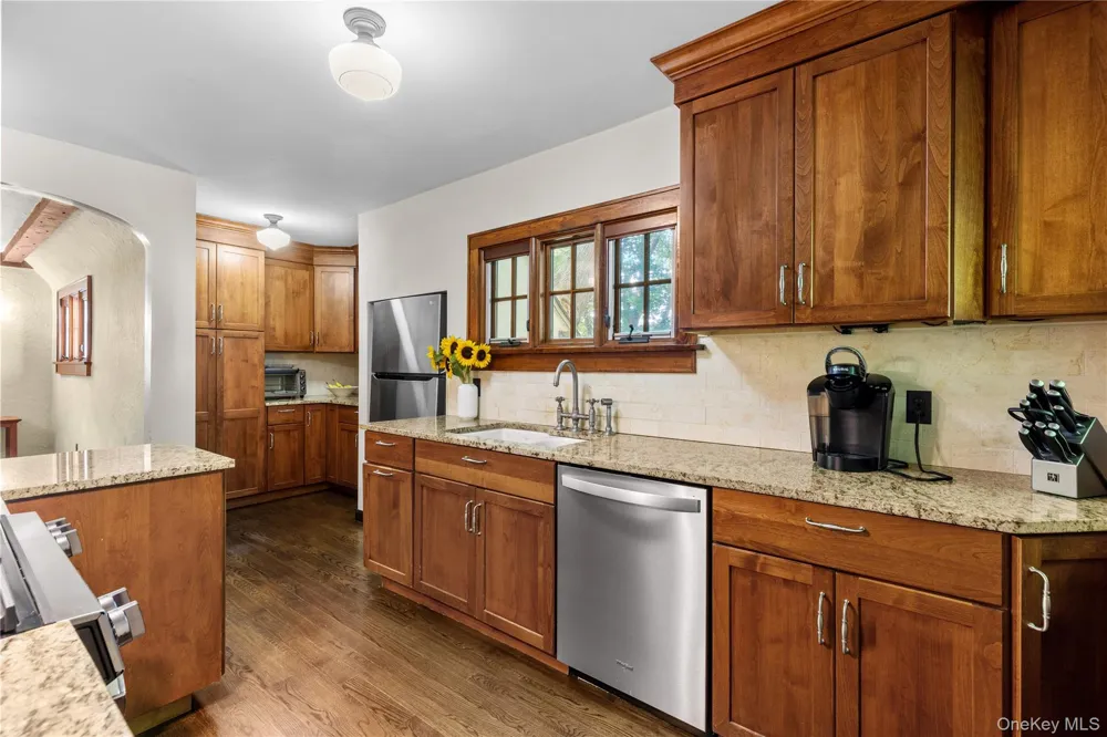 30 Merritts Pond Road Riverhead, NY 11901