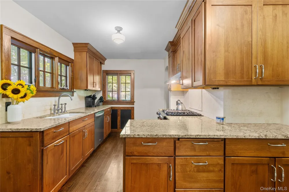30 Merritts Pond Road Riverhead, NY 11901