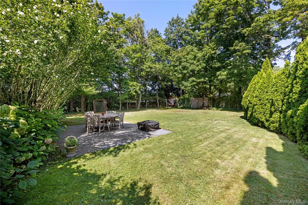 30 Merritts Pond Road Riverhead, NY 11901