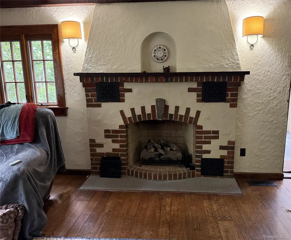 30 Merritts Pond Road Riverhead, NY 11901