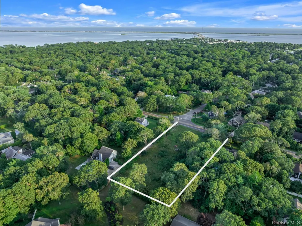 115 Bay Avenue E Hampton Bays, NY 11946