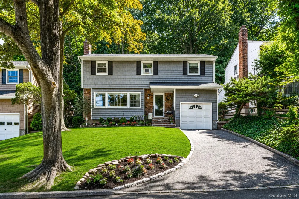 36 Briarwood Drive Huntington, NY 11743