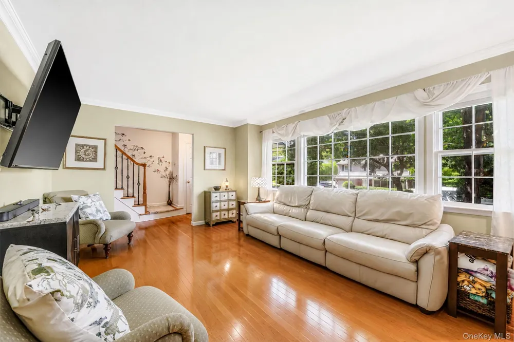 36 Briarwood Drive Huntington, NY 11743