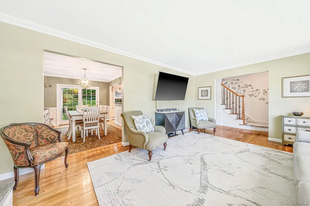 36 Briarwood Drive Huntington, NY 11743