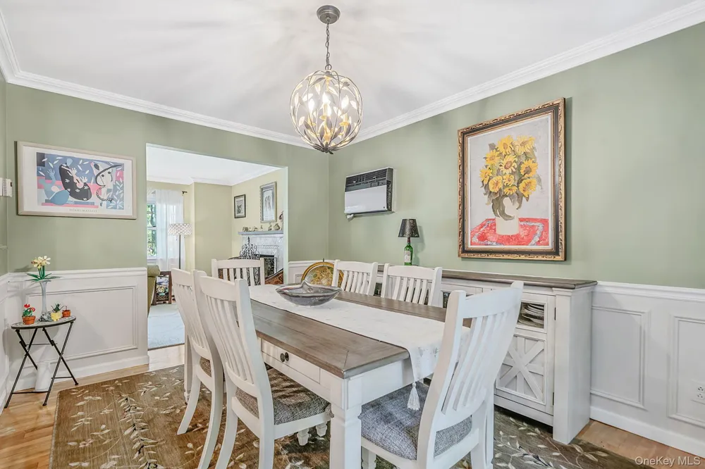 36 Briarwood Drive Huntington, NY 11743