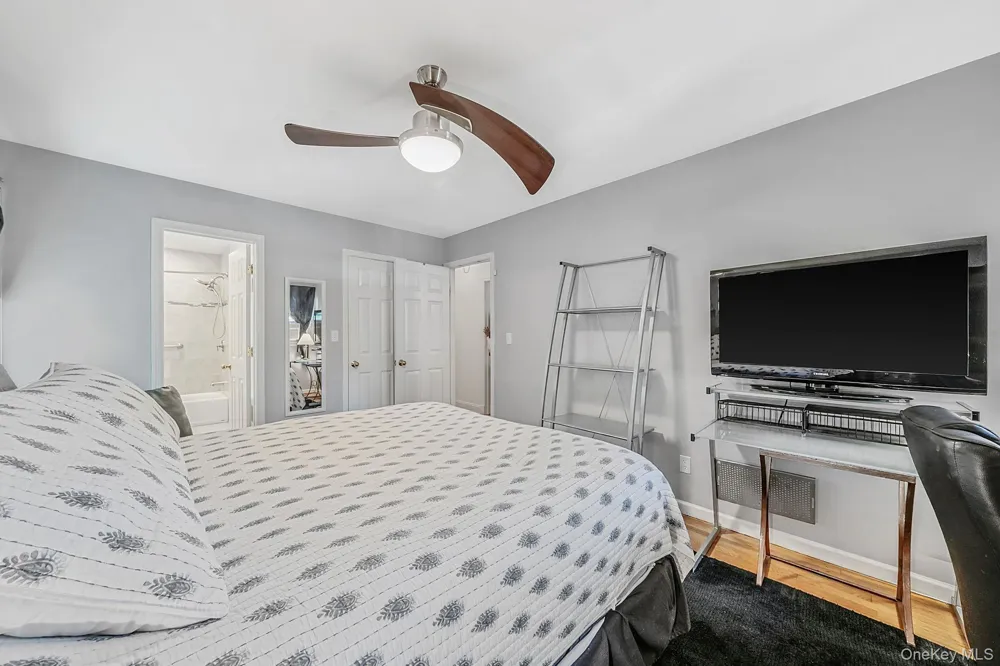 36 Briarwood Drive Huntington, NY 11743