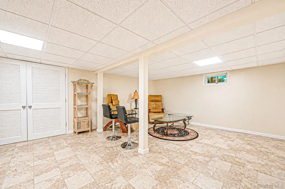 36 Briarwood Drive Huntington, NY 11743
