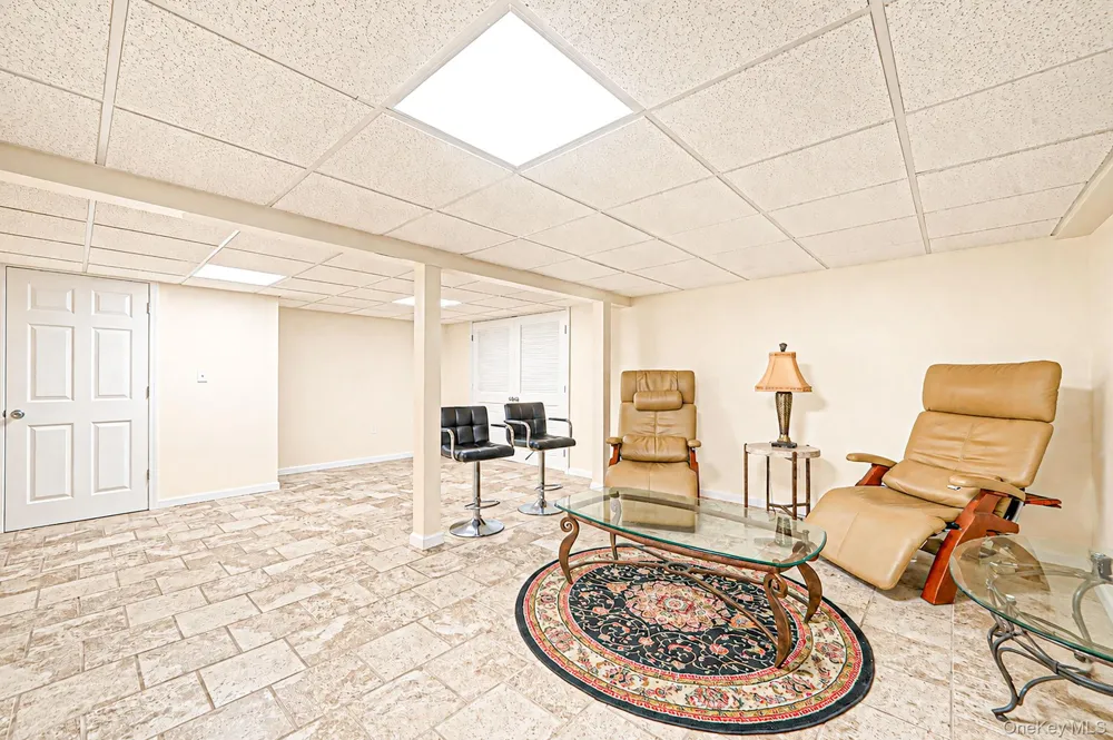 36 Briarwood Drive Huntington, NY 11743
