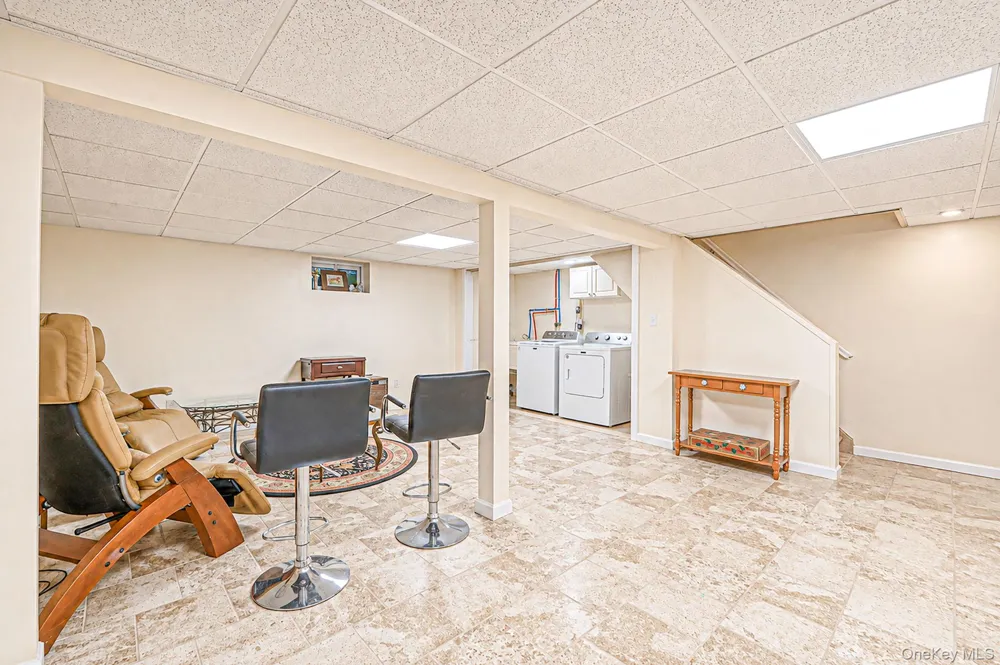 36 Briarwood Drive Huntington, NY 11743