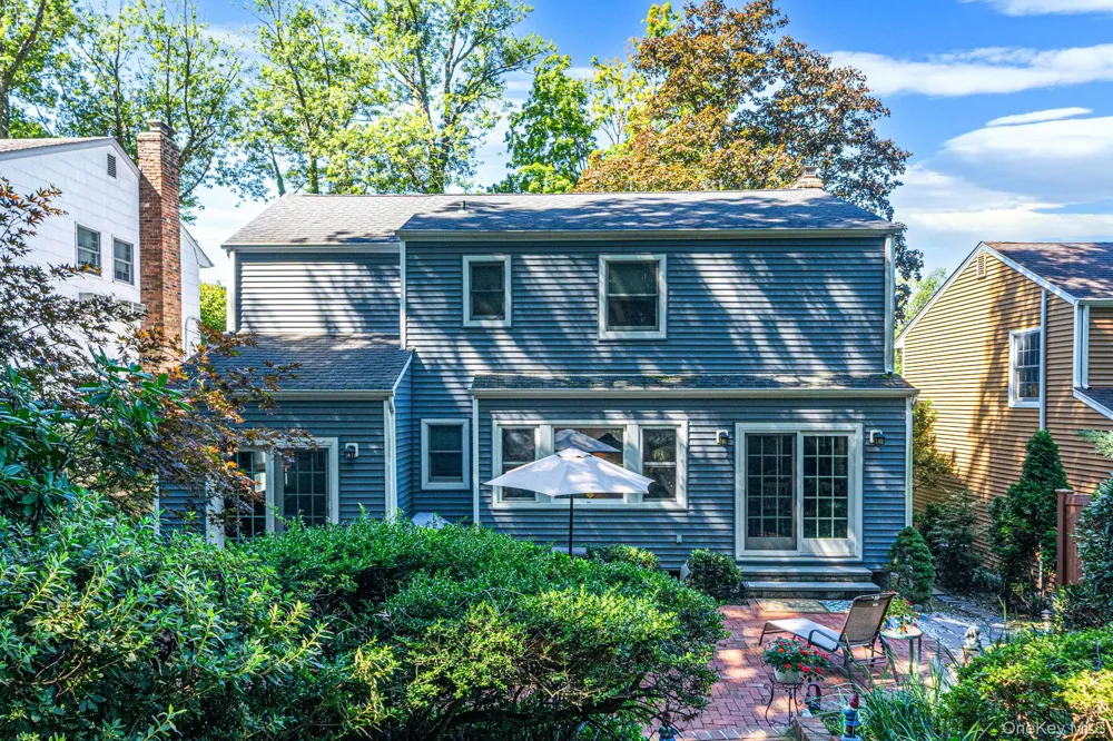 36 Briarwood Drive Huntington, NY 11743