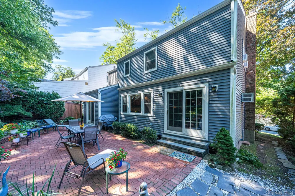 36 Briarwood Drive Huntington, NY 11743