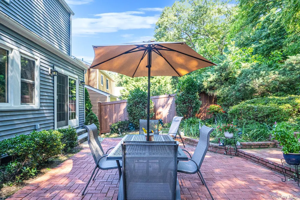 36 Briarwood Drive Huntington, NY 11743