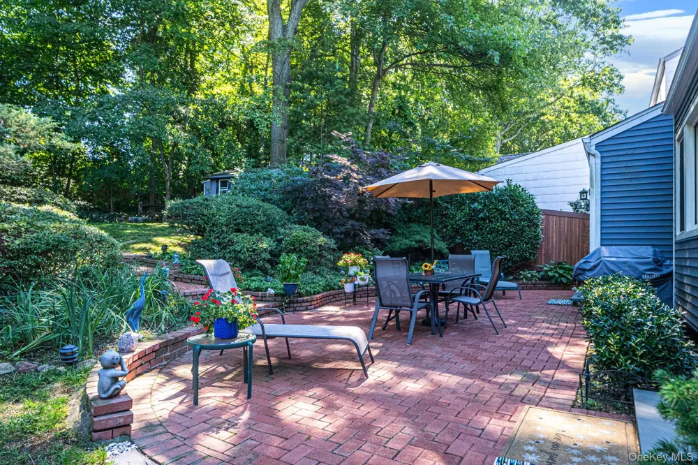 36 Briarwood Drive Huntington, NY 11743
