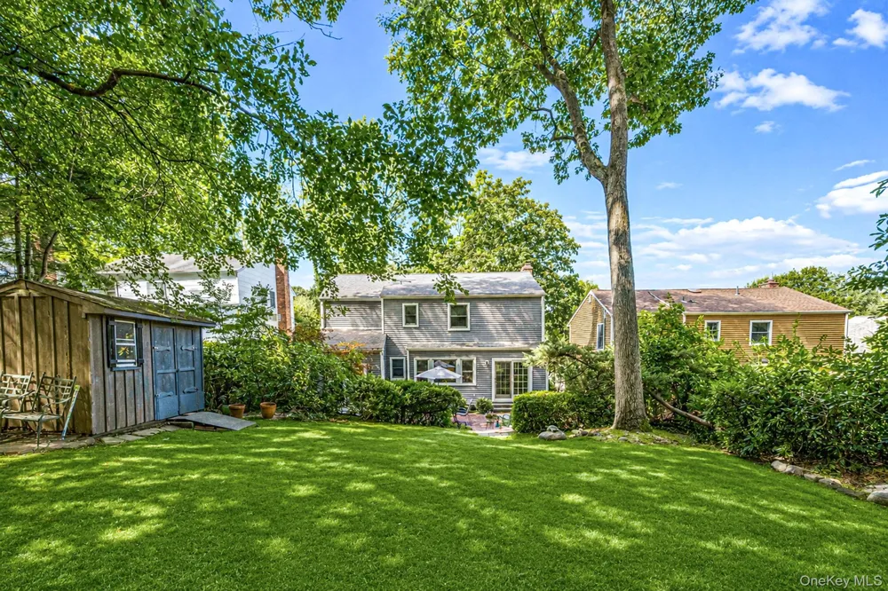 36 Briarwood Drive Huntington, NY 11743