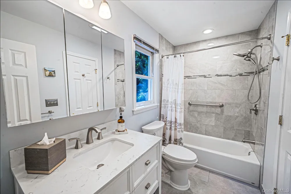 36 Briarwood Drive Huntington, NY 11743