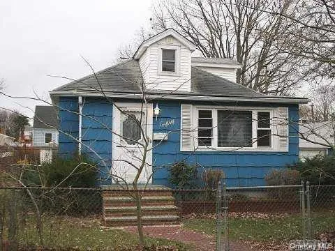80 Claremont Avenue West Babylon, NY 11704