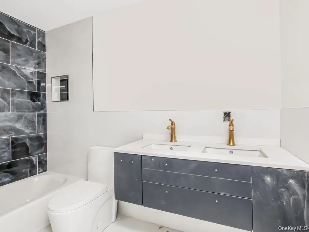 65 W 2nd Street #6 Mount Vernon, NY 10550