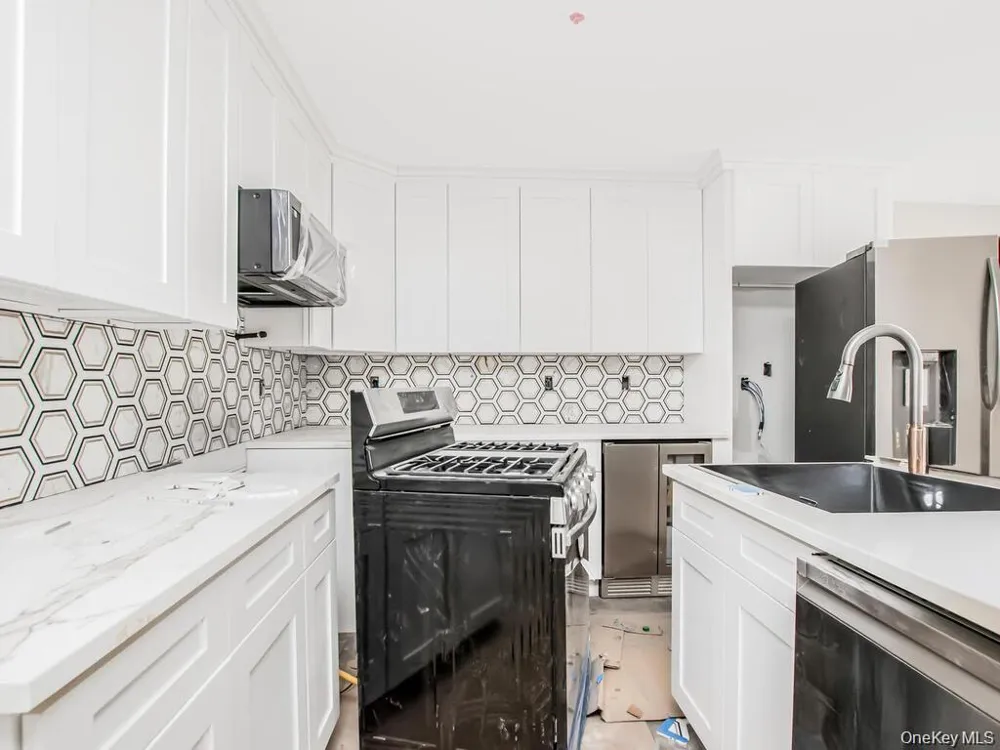 65 W 2nd Street #6 Mount Vernon, NY 10550