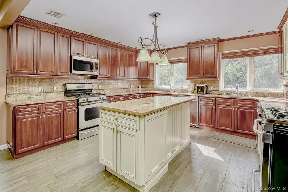 41 S Parker Drive Monsey, NY 10952