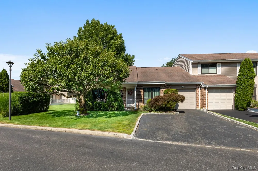 59 S Pond Lane Smithtown, NY 11787