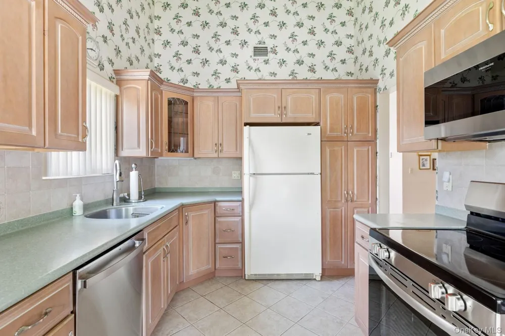 59 S Pond Lane Smithtown, NY 11787