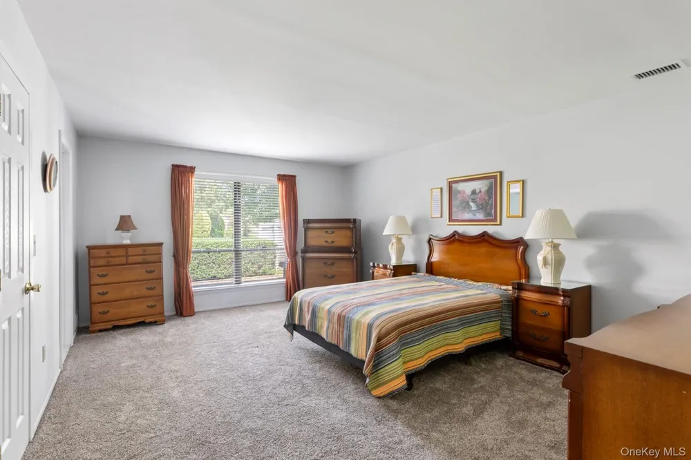 59 S Pond Lane Smithtown, NY 11787