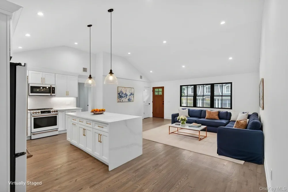 85 Kenneth Avenue Huntington, NY 11743