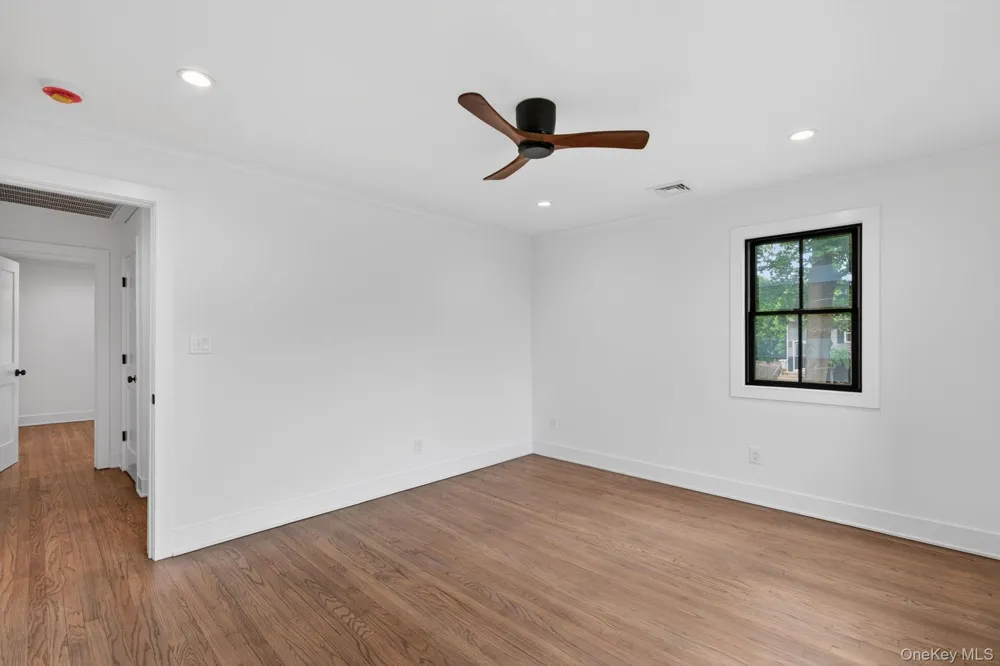 85 Kenneth Avenue Huntington, NY 11743