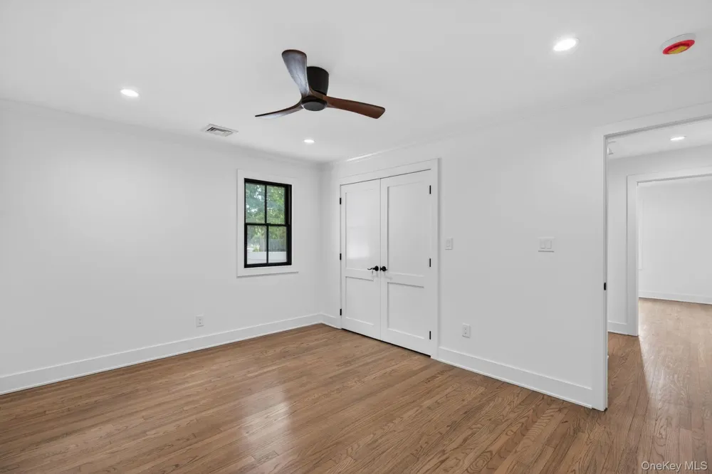 85 Kenneth Avenue Huntington, NY 11743