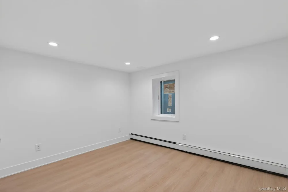 85 Kenneth Avenue Huntington, NY 11743