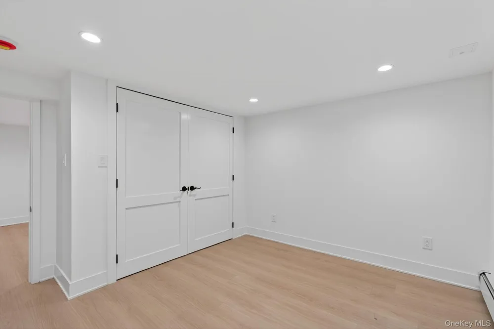 85 Kenneth Avenue Huntington, NY 11743