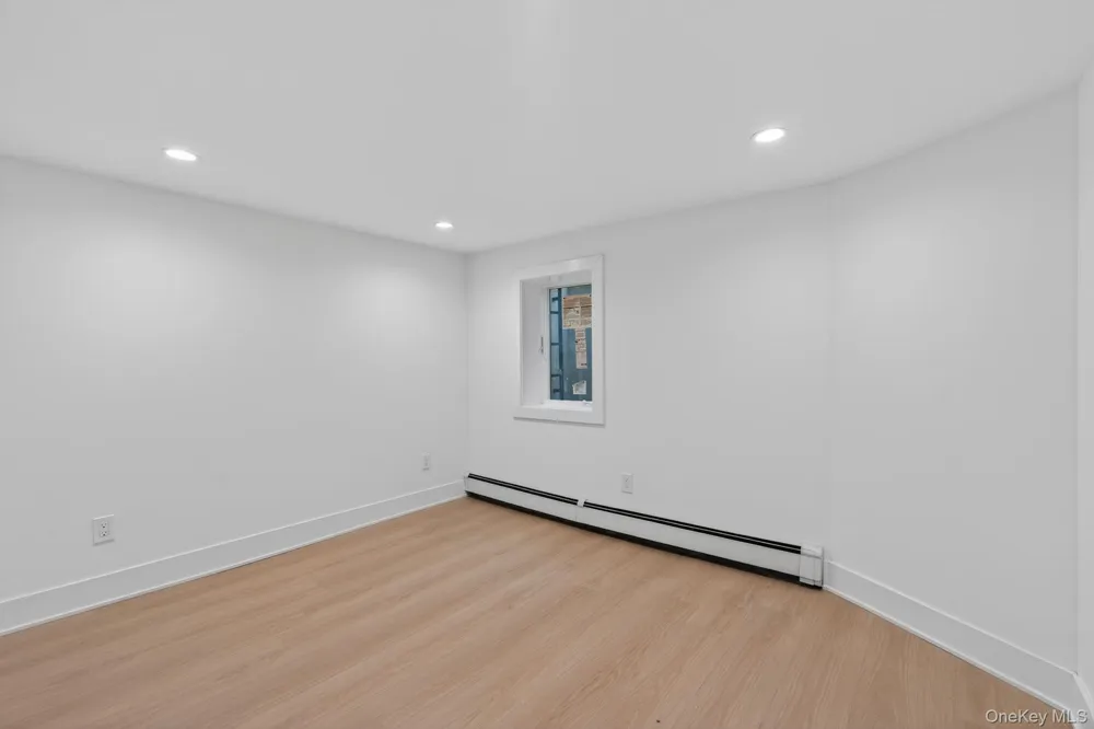 85 Kenneth Avenue Huntington, NY 11743