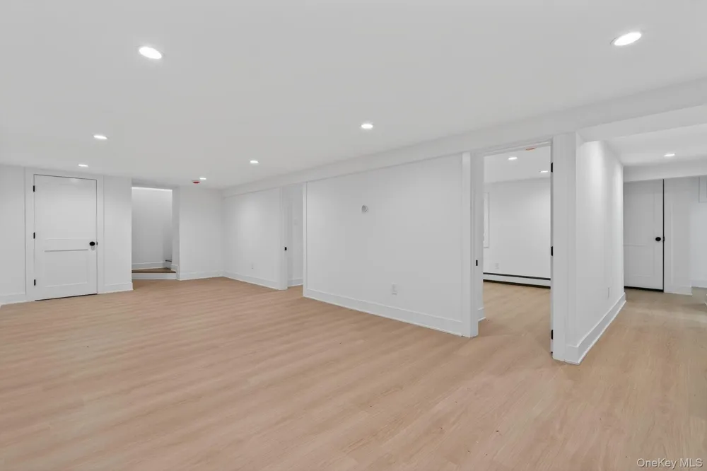 85 Kenneth Avenue Huntington, NY 11743