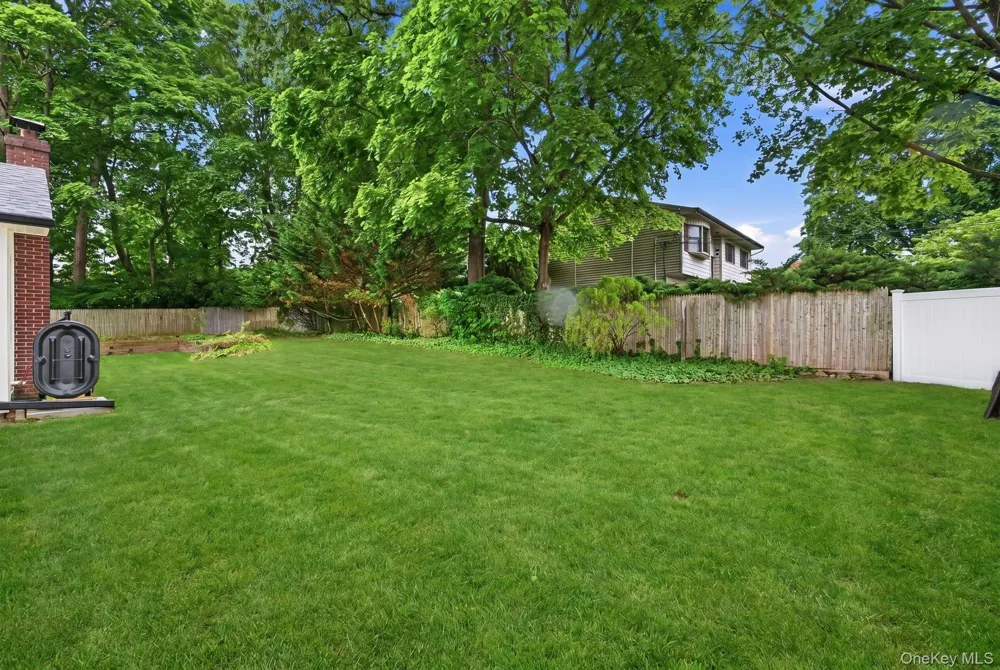 85 Kenneth Avenue Huntington, NY 11743