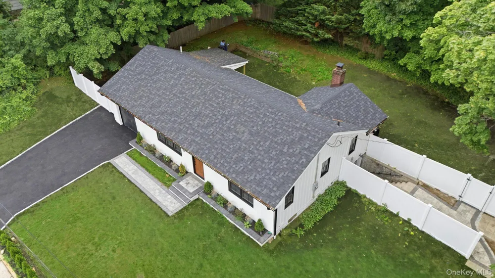 85 Kenneth Avenue Huntington, NY 11743