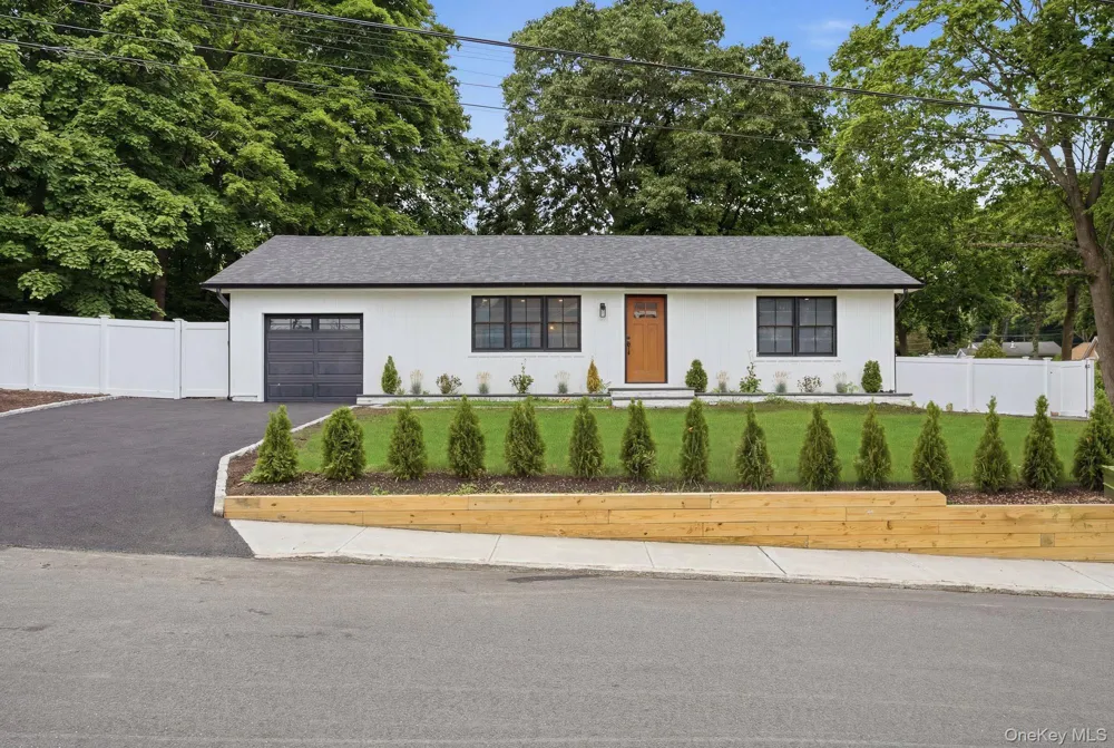 85 Kenneth Avenue Huntington, NY 11743