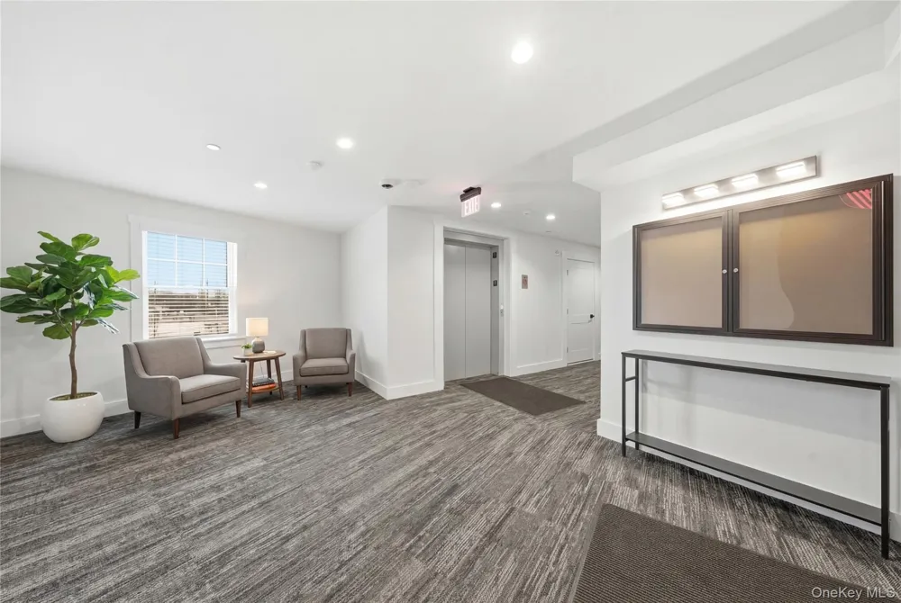 180 Deer Park Avenue #301 Babylon, NY 11702