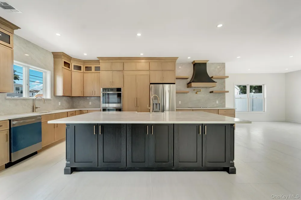 84 Rope Lane Levittown, NY 11756