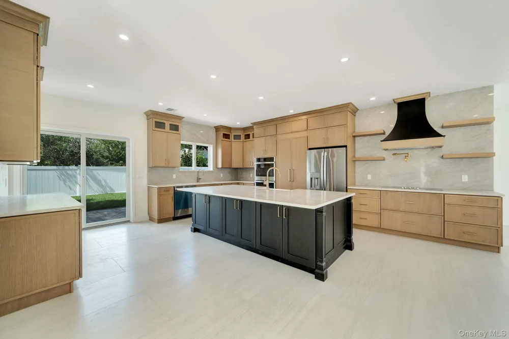 84 Rope Lane Levittown, NY 11756