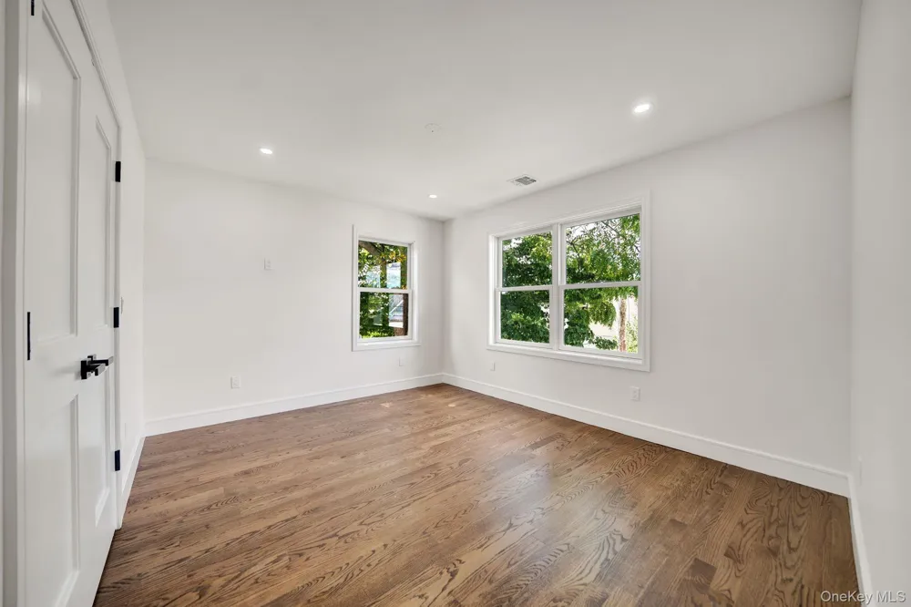 84 Rope Lane Levittown, NY 11756