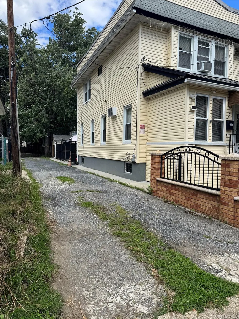 91-53 96th Street Woodhaven, NY 11421