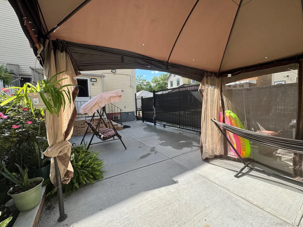 91-53 96th Street Woodhaven, NY 11421