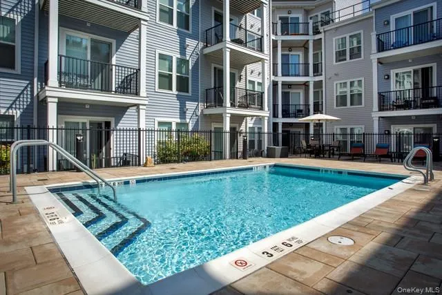 116 Searing Avenue #PHN401 Mineola, NY 11501