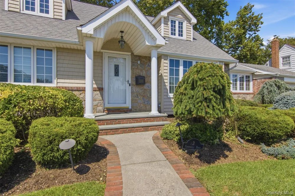 3 Cromwell Road Carle Place, NY 11514