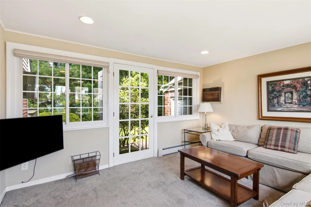 3 Cromwell Road Carle Place, NY 11514